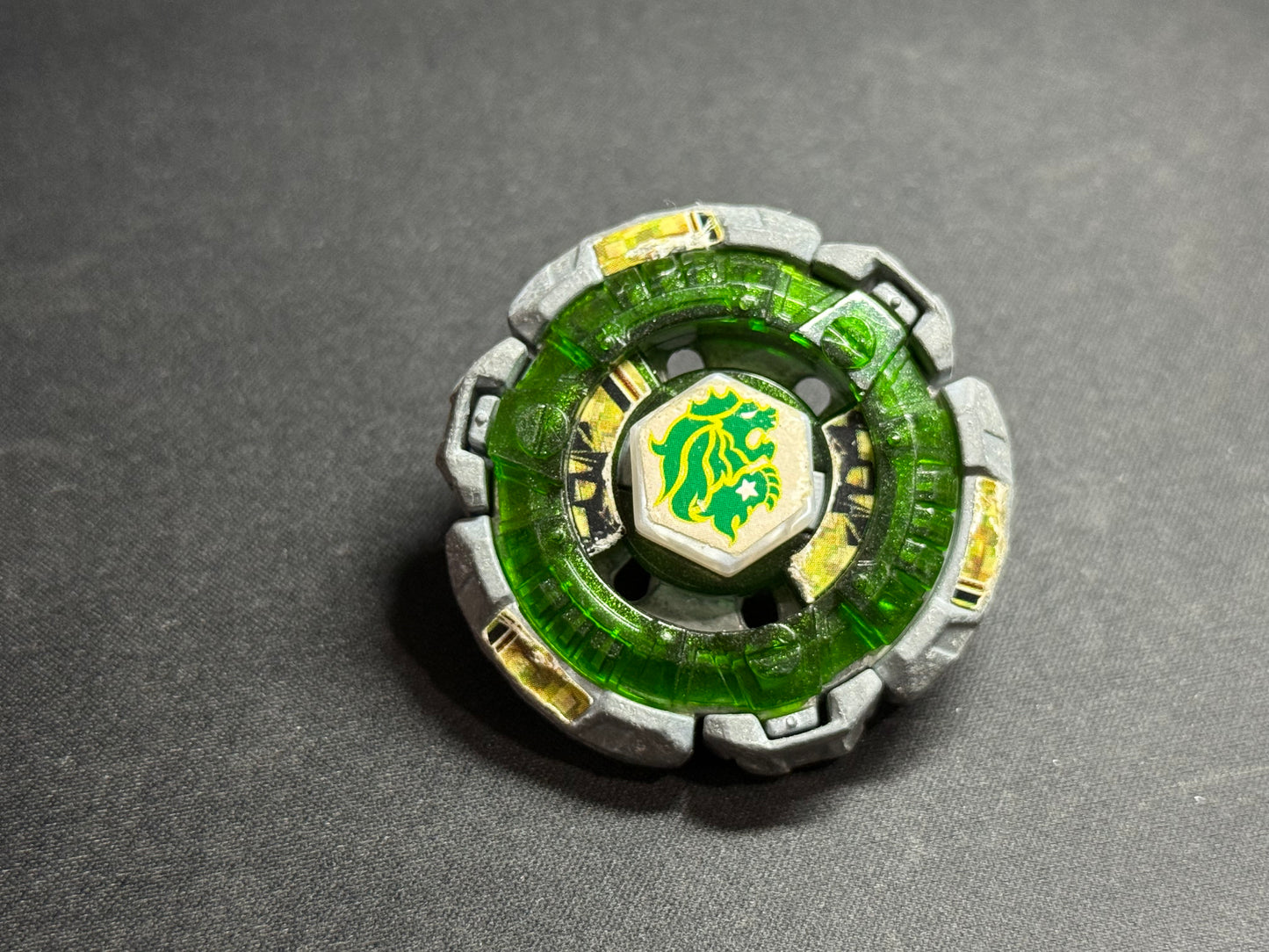Fang Leone 130W2D - Takara Tomy #R